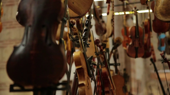 De vibrations en résonances, instruments d'hier et lutherie d'aujourd'hui