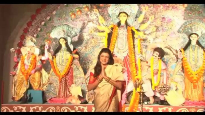 Watch Sushmita Sen Celebrates Durga Puja