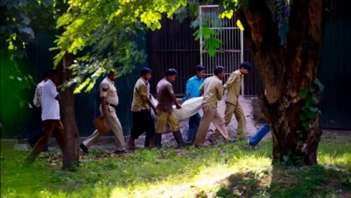 Delhi Zoo Accident (A White Tiger Attacked And Killed Schoolboy)