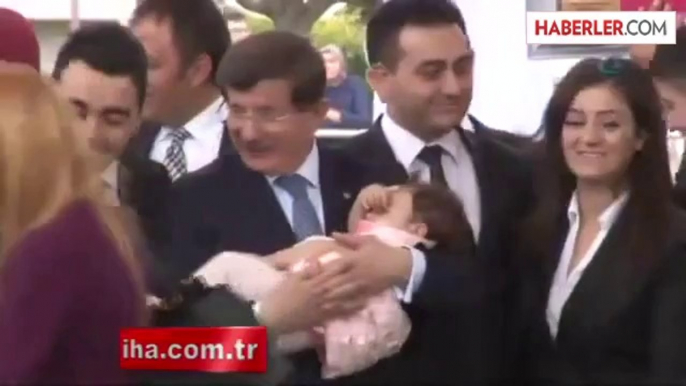 Davutoğlu, Musul Rehinesi Mesut Taşkıran'ın Düğün Törenine Katıldı