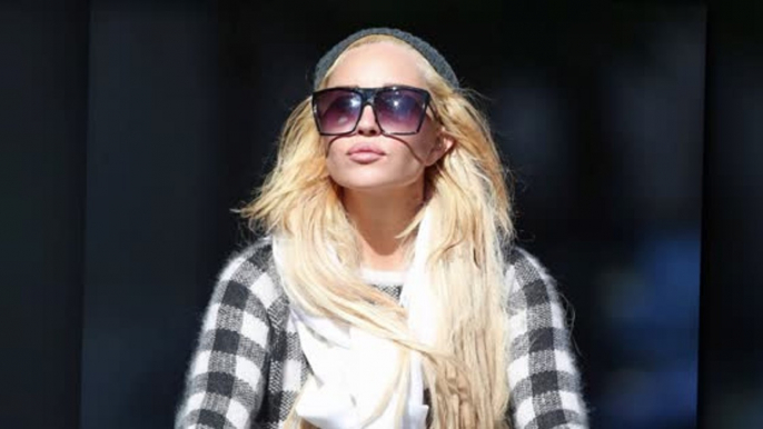 Amanda Bynes Claims She's Engaged and Going to School