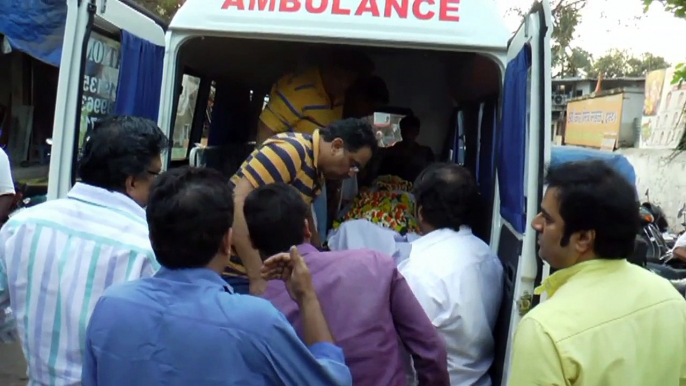 Madhur Bhandarkars mother last rites