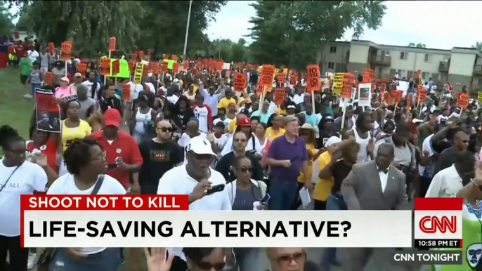 "The alternative" le pistolet qui pourrait sauver des vies (Ferguson, Missouri)