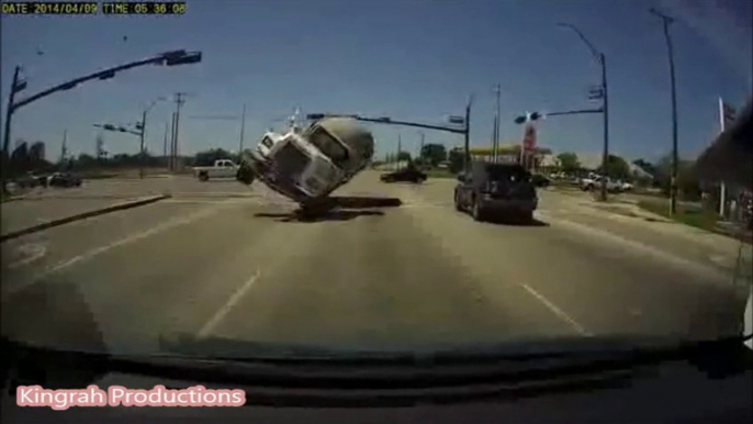 Shocking-accident-Caught-on-Cam-Aeroplan-Accicent-Tornado-Animals-Road-accident-Air-Crash-caught-Cam-Train-accident-Truck-accident-Missile-rain-down-Ukraine