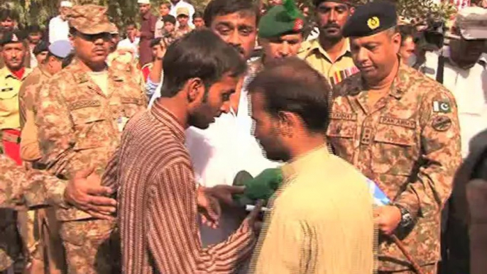 Dunya News - Pakistan soldier martyred in Bangui, buried in Karachi