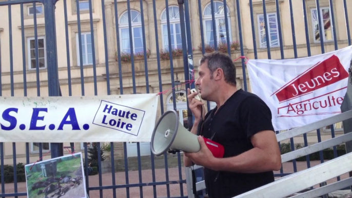 Manifestation des agriculteurs contre le loup