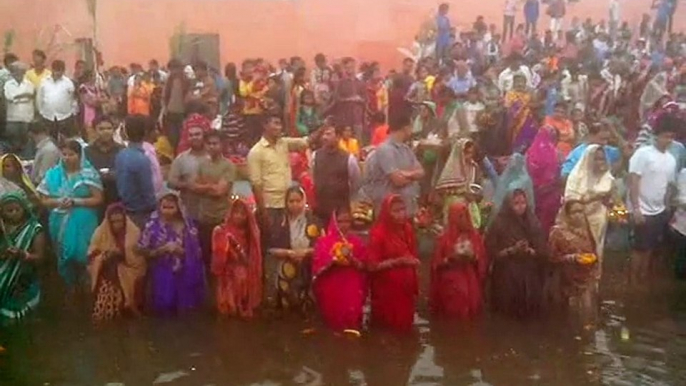 Chhath Puja Devotees In Delhi