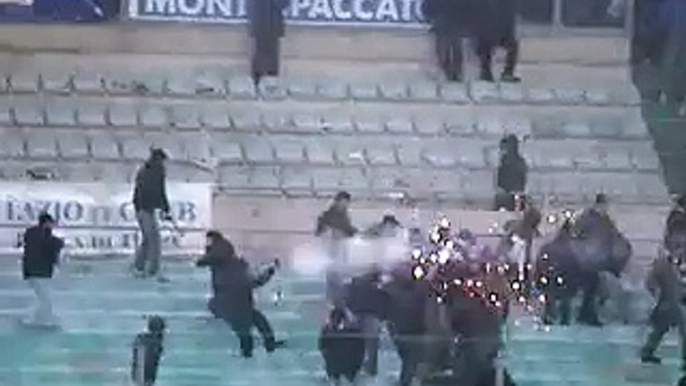 Video Scontri Ultras Lazio vs Ultras Roma