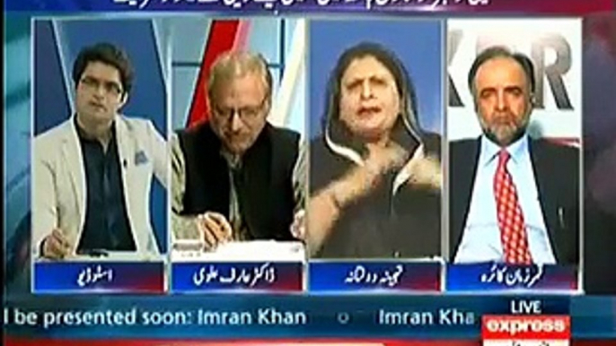 Tahmina Daultana Doing Personal Attacks on Imran Khan and His Mother in Live Show