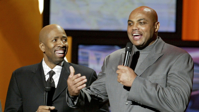 Kenny Smith Calls Out Co-Host Charles Barkley About Ferguson Comments