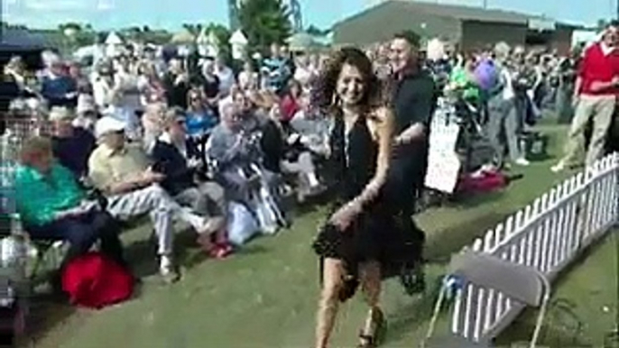 Pakistani Anchor Reham Khan dancing in UK AAJ WITH REHAM KHAN, AAJ NEWS, AAJ TV,BBC NEWS