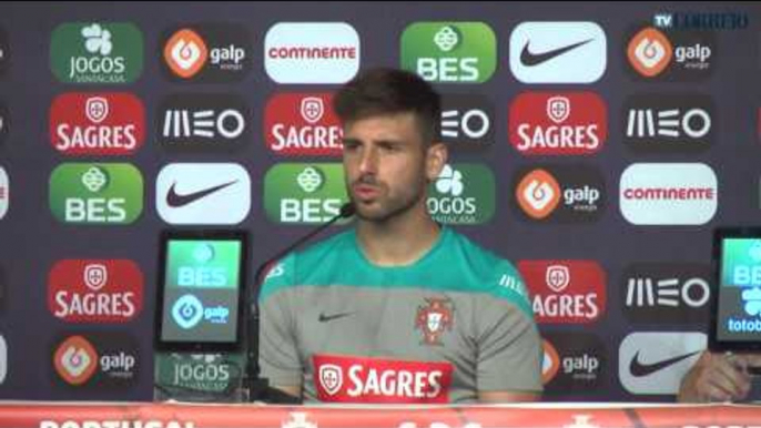 Miguel Veloso agradece apoio de brasileiros a Portugal