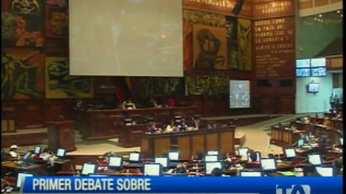 Asamblea lleva adelante el debate sobre enmiendas constitucionales