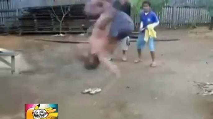 Los Mejores videos graciosos 2014 Caidas Golpes Accidentes Fails