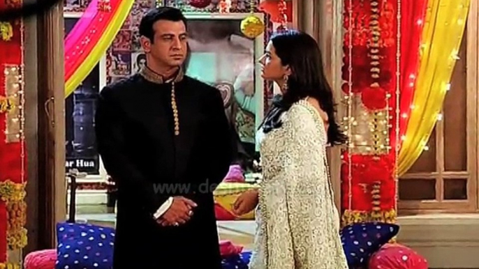 Itna Karo Na Mujhe Pyaar:Neil & Ragini Come Together For Nishi Wedding-15 December 2014