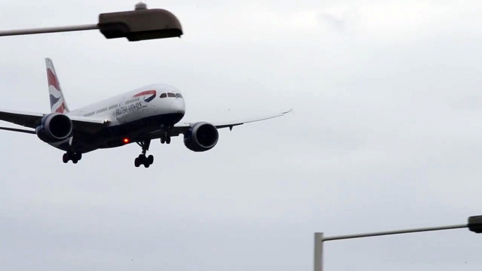 British Airways Boeing 787-8 landing at London Heathrow!