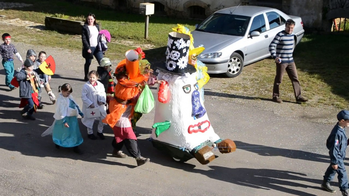 MONTIGNY-LES-VESOUL : LES ECOLIERS FETENT CARNAVAL