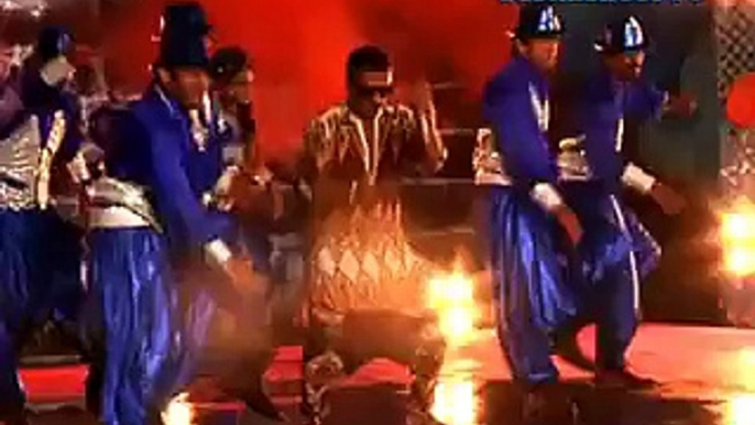 Yo Yo Honey Singh on Comedy nights with Kapil -