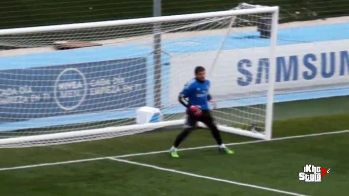 Espectacular duelo de atajadas entre Casillas y Keylor Navas Entrenamiento del Real Madrid 2014.