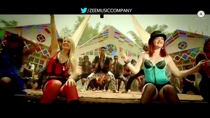 ALCOHOLIC Official Video _ The Shaukeens _ Yo Yo Honey Singh _ Akshay Kumar