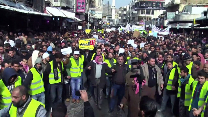 آلاف المسلمين يتظاهرون في مدن عدة ضد نشر رسم جديد للنبي