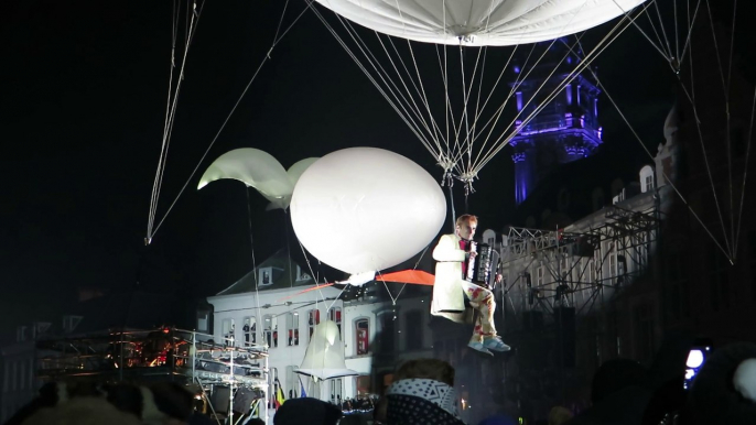 Fête d'ouverture de Mons 2015, spectacle sur la Grand-Place