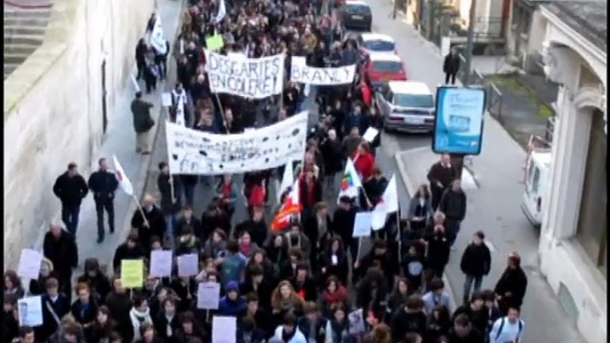 Poitiers : les enseignants dans la rue contre les suppressions de postes