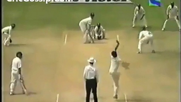 Shahid Afridi Bowled Out Sourav Ganguly and he refused to go