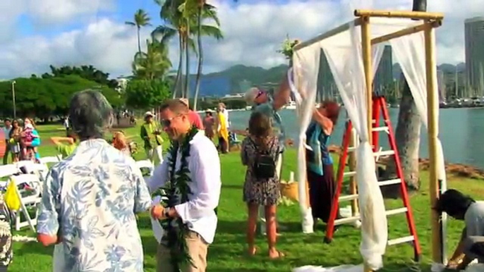 Wedding Vows   Delicious Beach Wedding Hawaii   Helena  Lexi