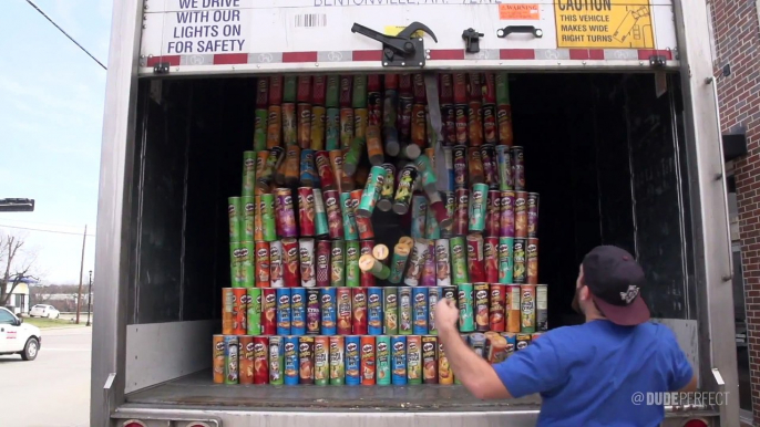 Des trick shots en mode Ping Pong et Springles : Dude Perfect