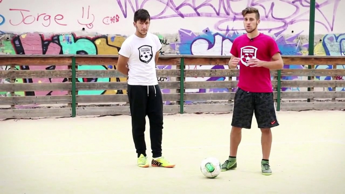 AKKA 3000 Tutorial   Trucos de Futbol Sala jugadas de futbol Street Football Skills