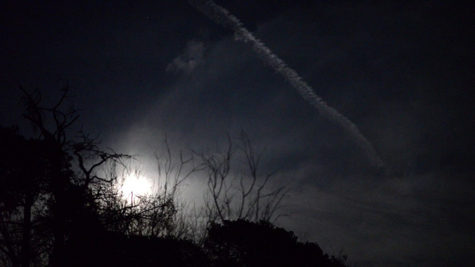 Coucher de soleil et lever de lune sur le Pic du Morgon en Time Lapse