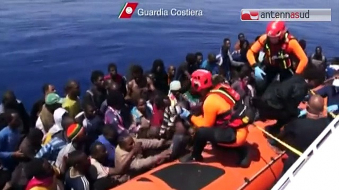 TG 10.03.15 A Taranto l'hub del Viminale per "schedare" i migranti in arrivo