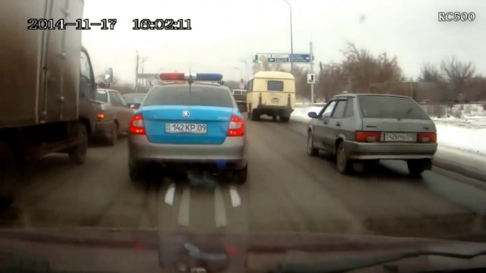 Worst Russian drivers ever : crazy Road Fail compilation!