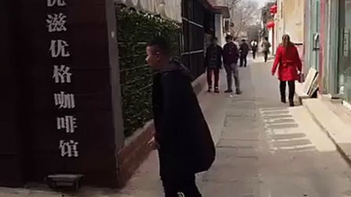 Une caméra cachée chinoise flippante : "Non, ne me tue pas !"
