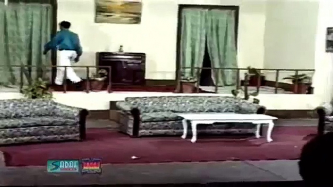 Umer Sharif And Naseem Vicky - Meri Jaan Thanedaar_clip10 - Pakistani Comedy Stage Drama