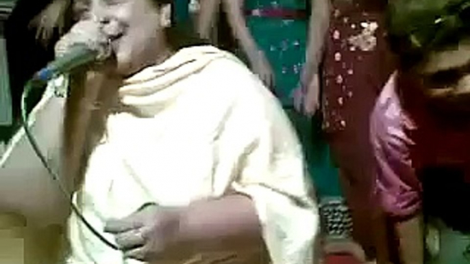 Kiran Kanjri Hot Wedding Mujra