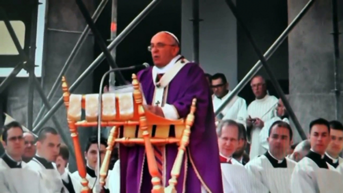 Napoli - La messa di Papa Francesco in piazza del Plebiscito (21.03.15)