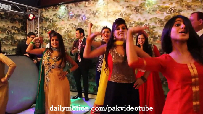 Beautiful Girls Dance  Larke O Re Larke  HD