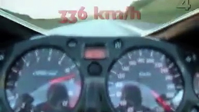 336 km/h Playing with Swedish police