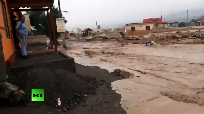 So violent floods in the Driest desert in South America : impressive deluge