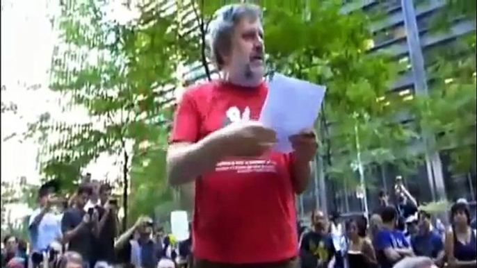 Slavoj Zizek: "Nos Llaman soñadores..." (Discurso en Occupy Wall Street con subtítulos en español)