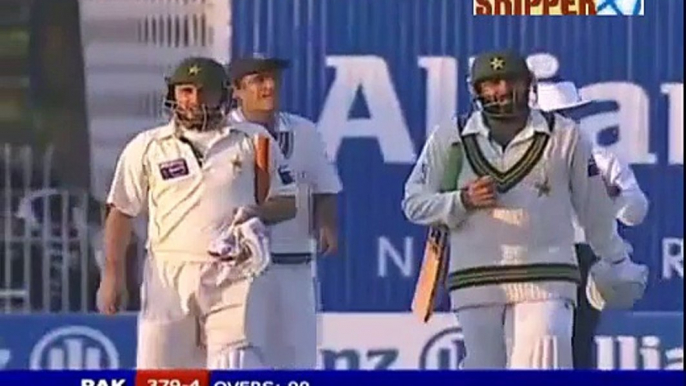 Shahid Afridi 156 off 78 Balls (9 sixes & 13 fours) in Test Match vs India 2005