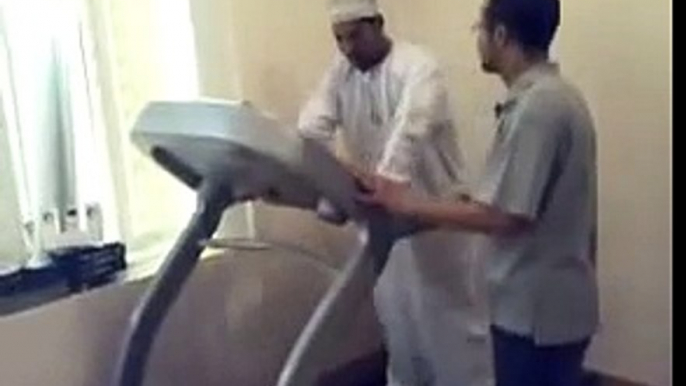 Arab on Treadmill - Most Funny Comedy Video Clips for laughs !