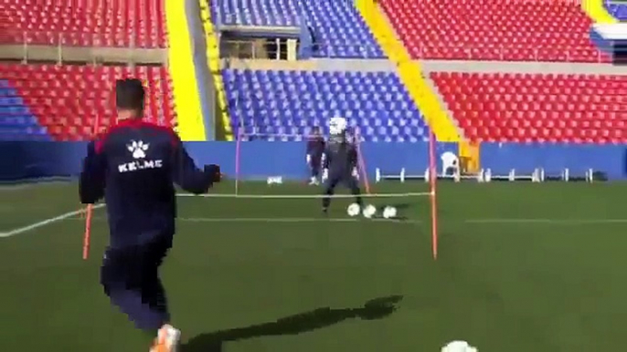 Keylor Navas   Goalkeeper training