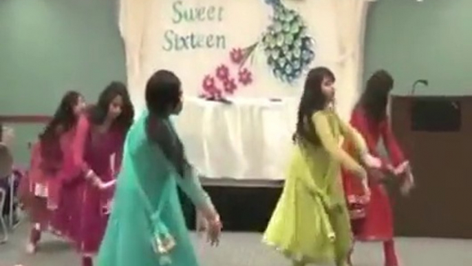 Marjani Marjani Indian Girls Desi Dance In School Function