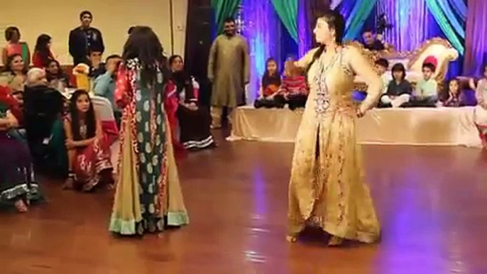 Pakistani Mehndi Night BEST Wedding Dance On FULL HD_2