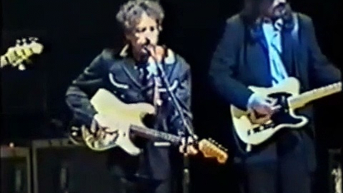 Bob Dylan in concert - Tombstone Blues