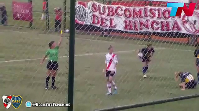 Boca Juniors vs. River Plate: concierto de patadas en el clásico femenino (VIDEO)