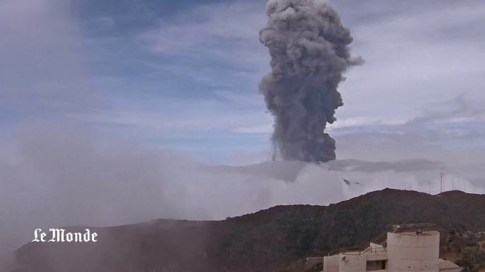 Eruption d'un volcan en "time-lapse" au Costa-Rica
